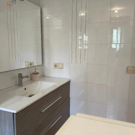 Holiday home Cal Sere, Casa Grande Con Jardin En Entorno Natural Montblanc